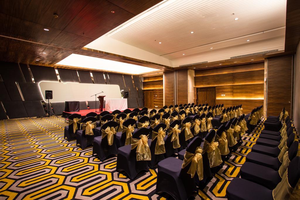 Hotel Ciputra Cibubur Managed By Swiss-Belhotel International Exterior foto