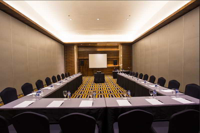 Hotel Ciputra Cibubur Managed By Swiss-Belhotel International Exterior foto