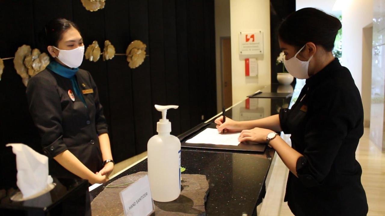 Hotel Ciputra Cibubur Managed By Swiss-Belhotel International Exterior foto